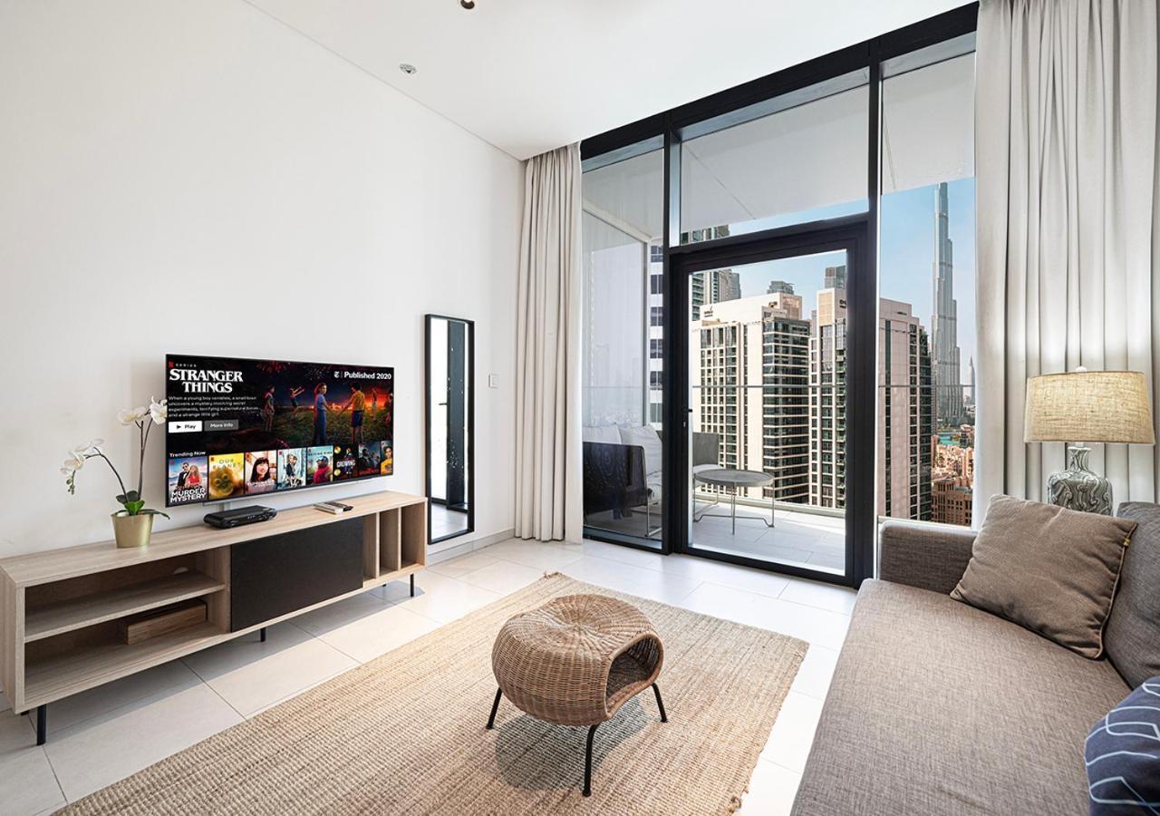 Luxury Studios With Burj Khalifa Or Canal View In Downtown - Marquise Square Tower Dubai Room photo